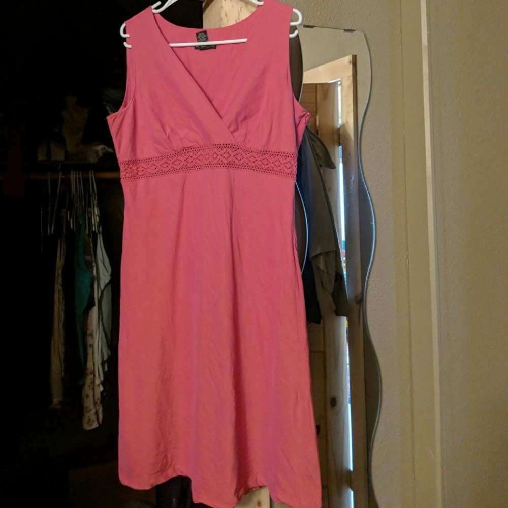 New York and Co sleeveless dress